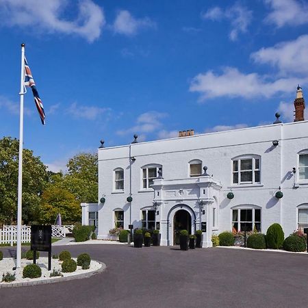 Worldhotels Distinctive Woughton House Hotel Milton Keynes Dış mekan fotoğraf