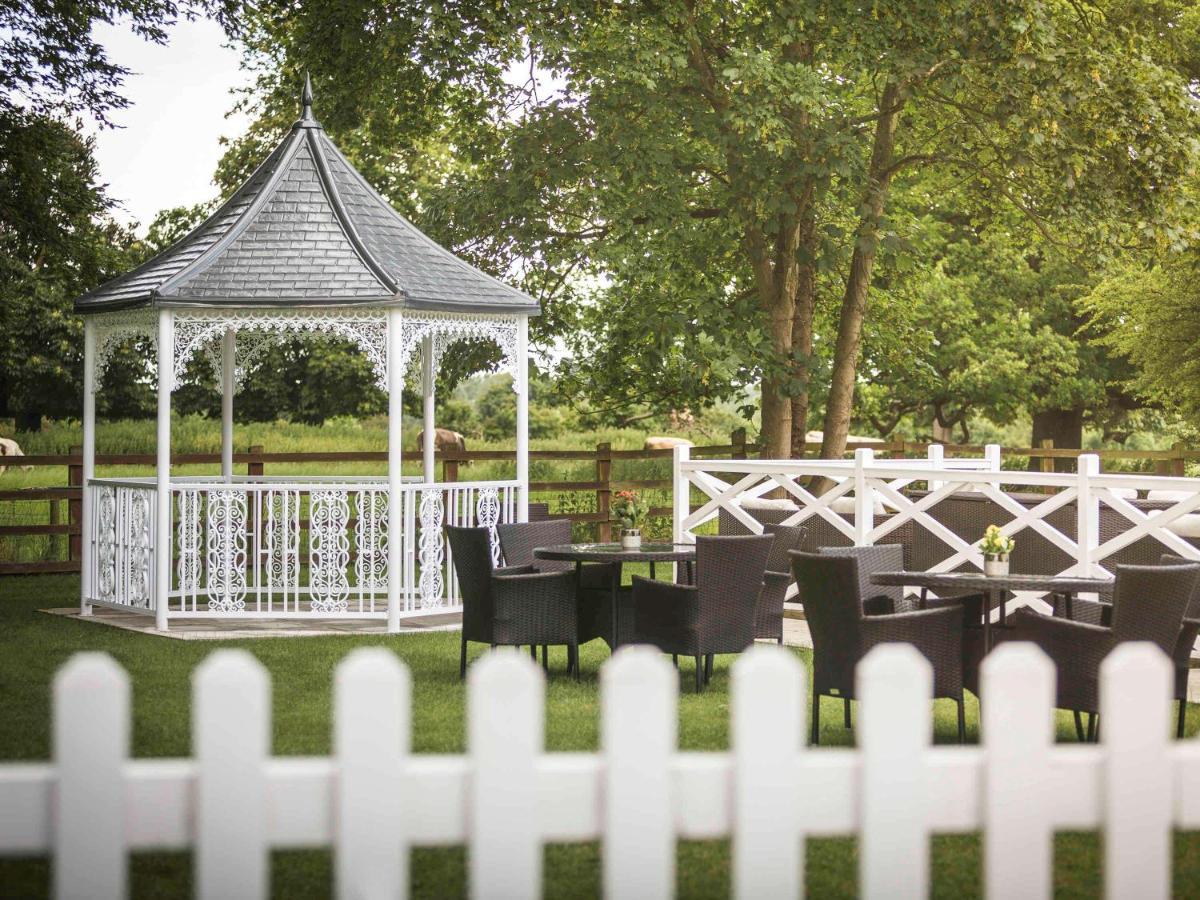 Worldhotels Distinctive Woughton House Hotel Milton Keynes Dış mekan fotoğraf