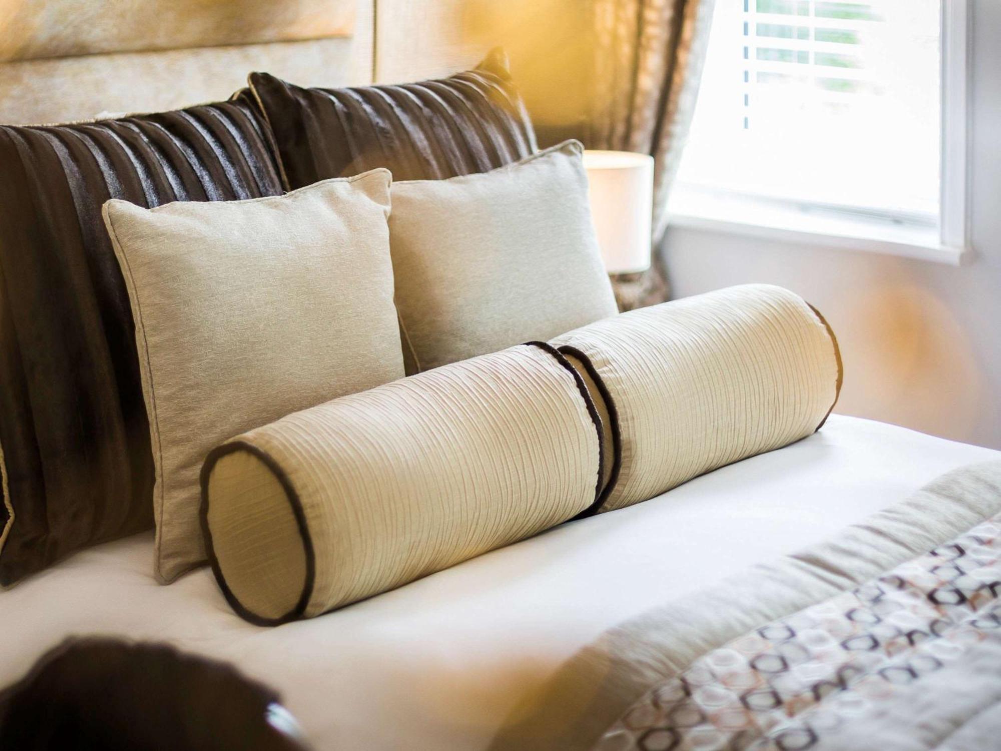 Worldhotels Distinctive Woughton House Hotel Milton Keynes Dış mekan fotoğraf