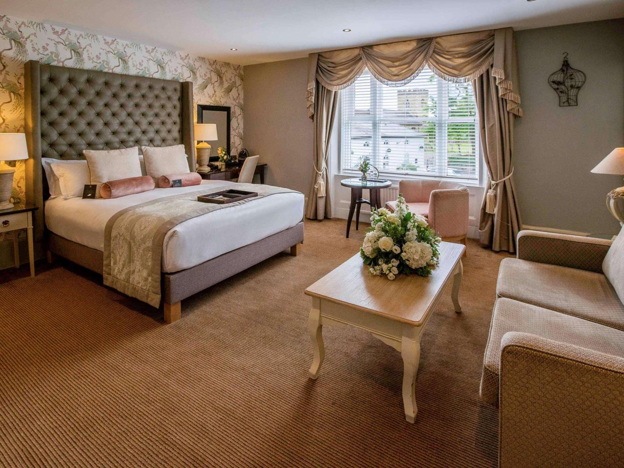 Worldhotels Distinctive Woughton House Hotel Milton Keynes Dış mekan fotoğraf