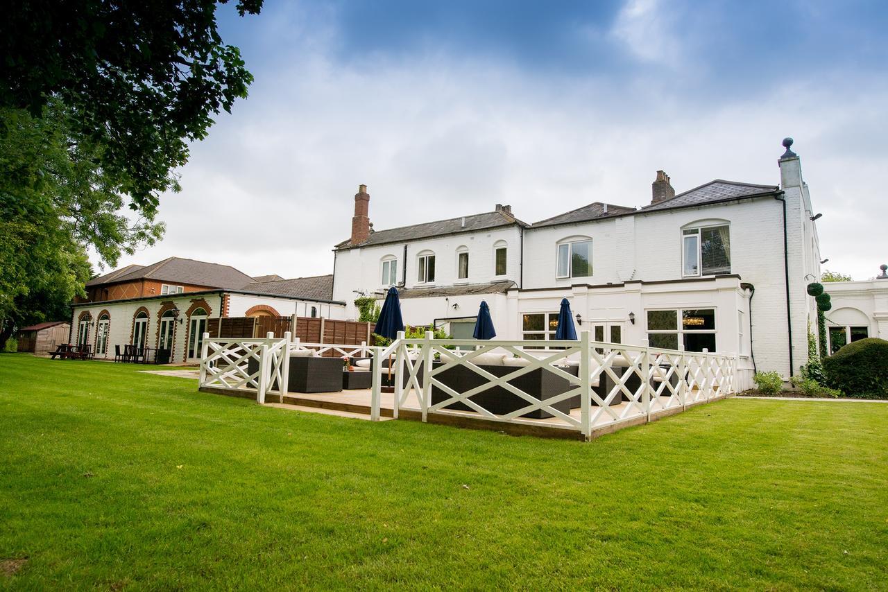 Worldhotels Distinctive Woughton House Hotel Milton Keynes Dış mekan fotoğraf