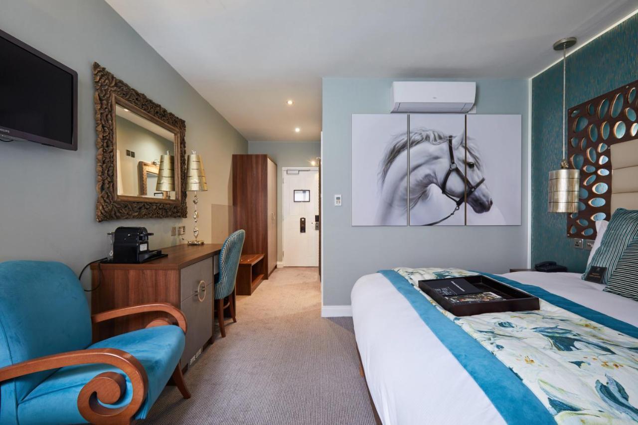 Worldhotels Distinctive Woughton House Hotel Milton Keynes Dış mekan fotoğraf