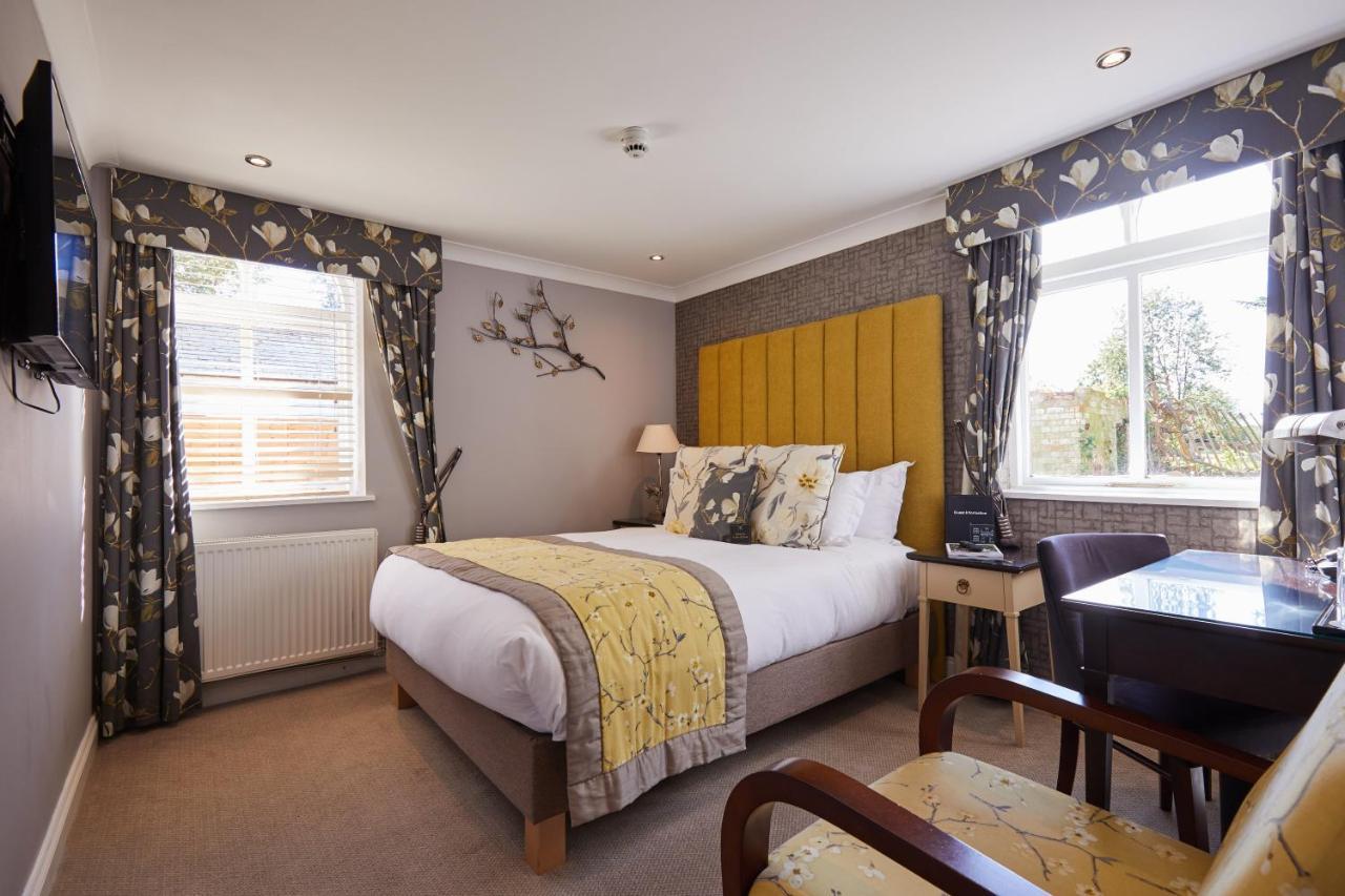 Worldhotels Distinctive Woughton House Hotel Milton Keynes Dış mekan fotoğraf