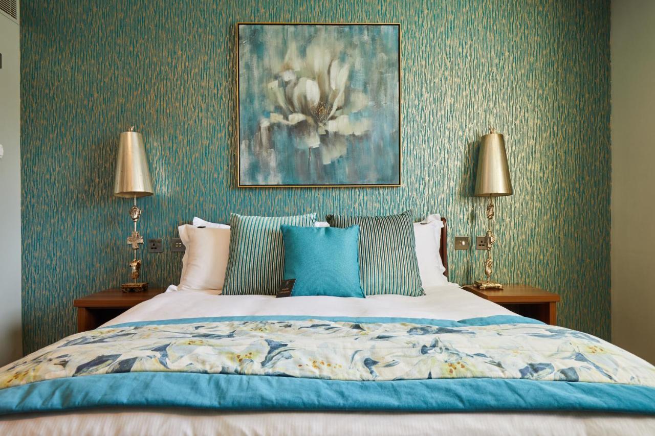 Worldhotels Distinctive Woughton House Hotel Milton Keynes Dış mekan fotoğraf