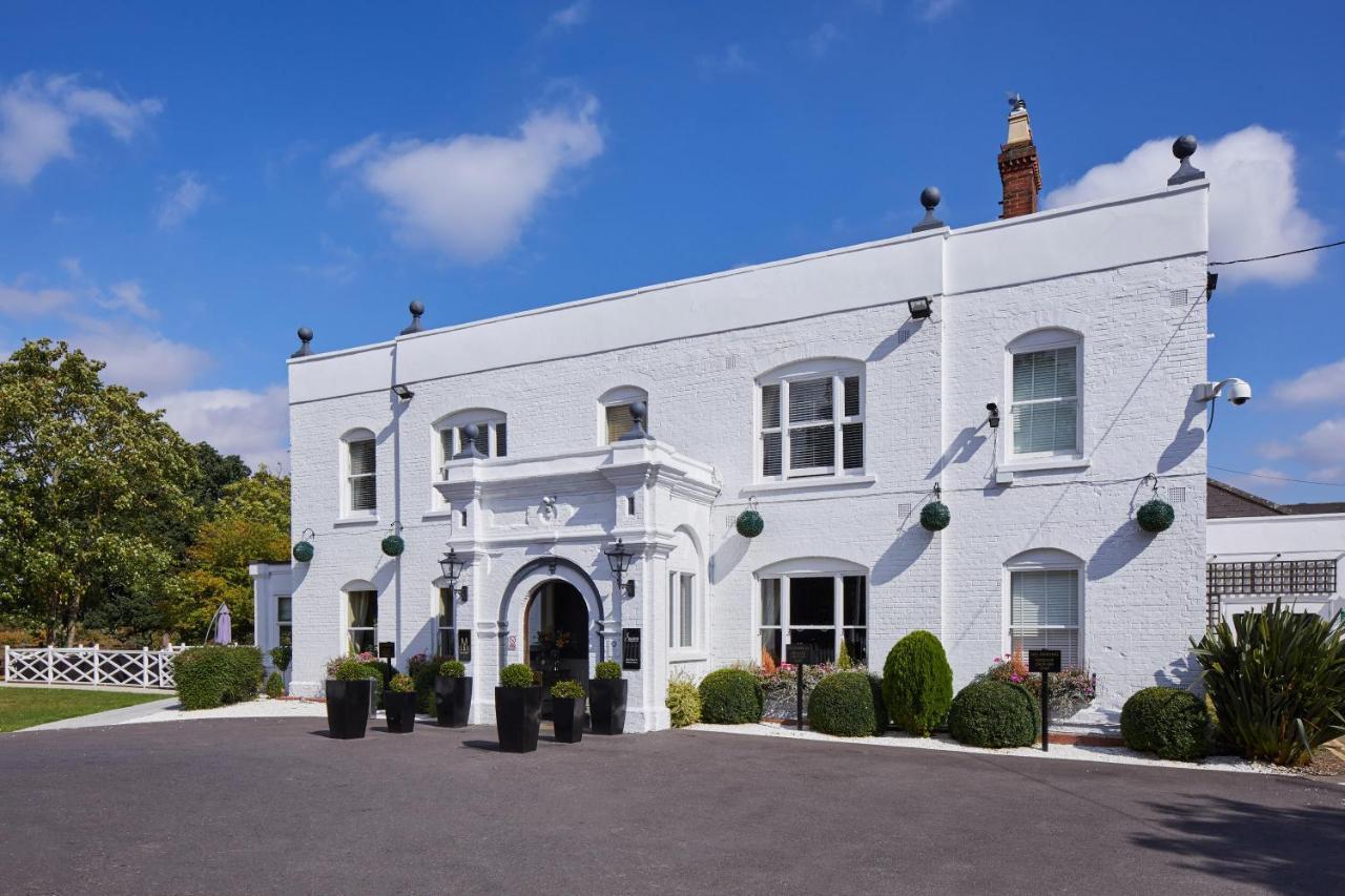 Worldhotels Distinctive Woughton House Hotel Milton Keynes Dış mekan fotoğraf