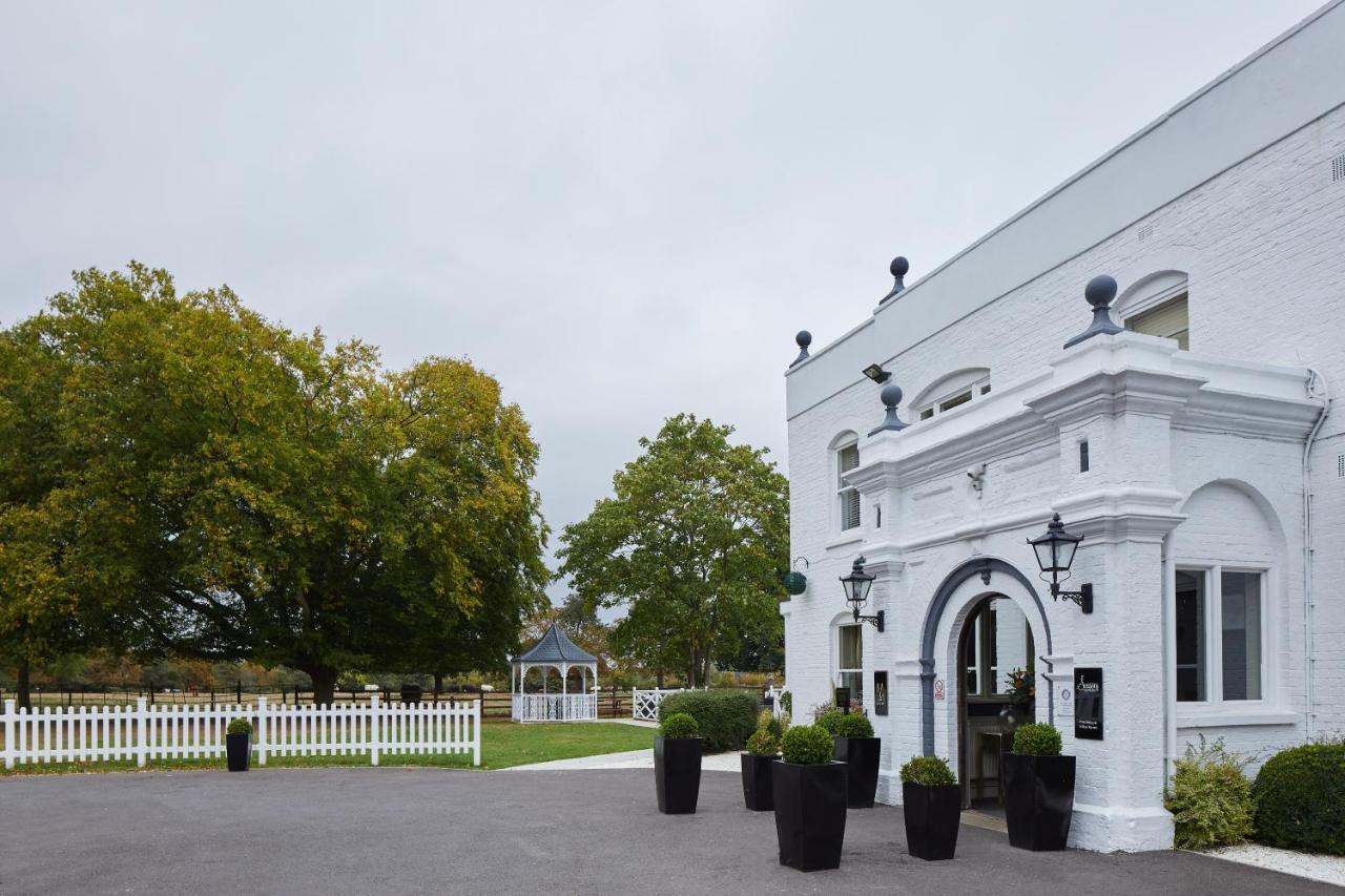 Worldhotels Distinctive Woughton House Hotel Milton Keynes Dış mekan fotoğraf