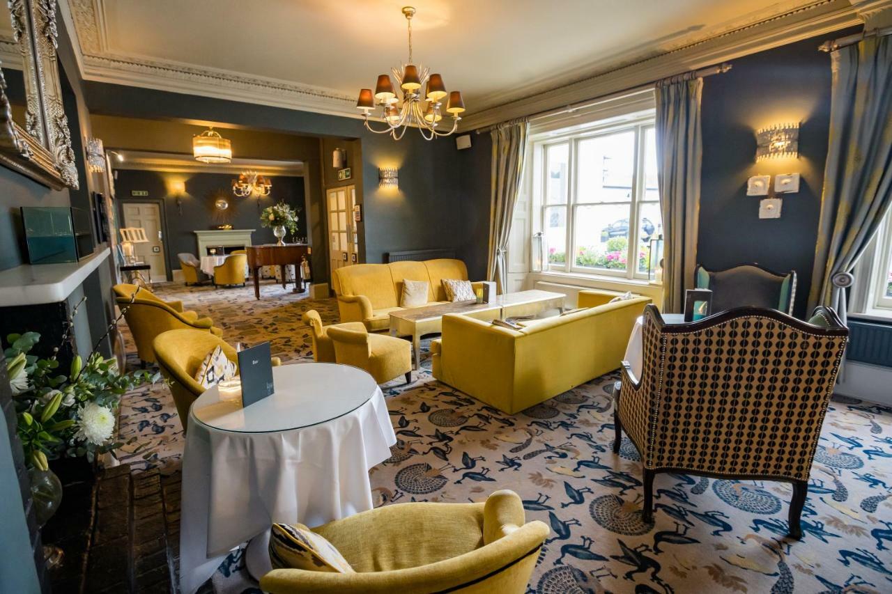 Worldhotels Distinctive Woughton House Hotel Milton Keynes Dış mekan fotoğraf