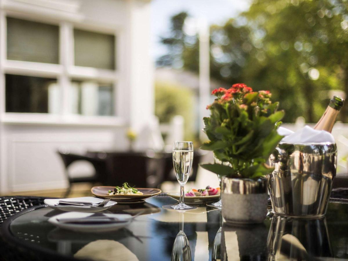 Worldhotels Distinctive Woughton House Hotel Milton Keynes Dış mekan fotoğraf