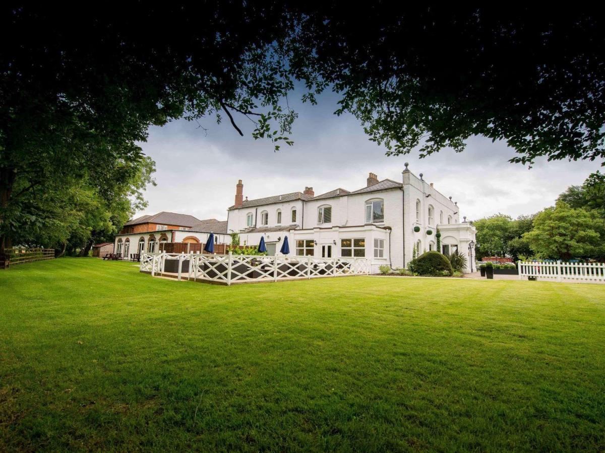 Worldhotels Distinctive Woughton House Hotel Milton Keynes Dış mekan fotoğraf