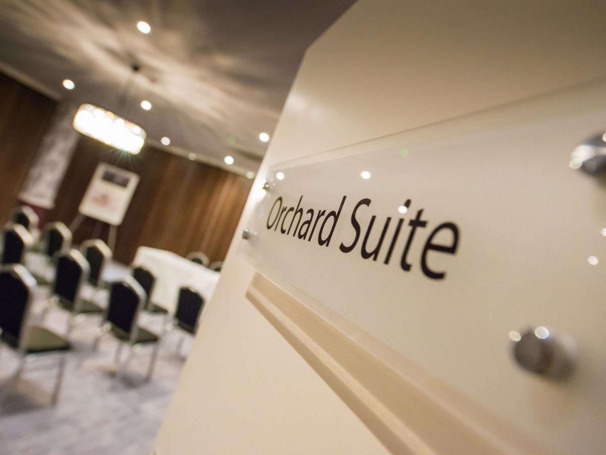 Worldhotels Distinctive Woughton House Hotel Milton Keynes Dış mekan fotoğraf
